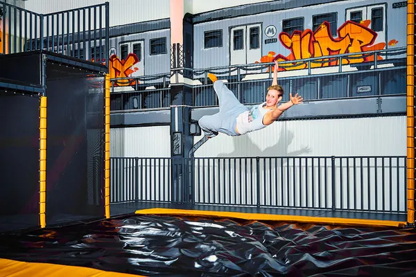 Air Bag mit Stunt Tower